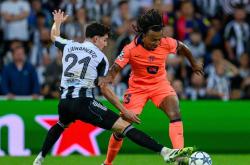 曼联客场失利：战术解读与球员表现分析