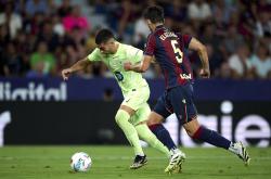 西甲｜巴萨让二追三 客场逆转莱万特