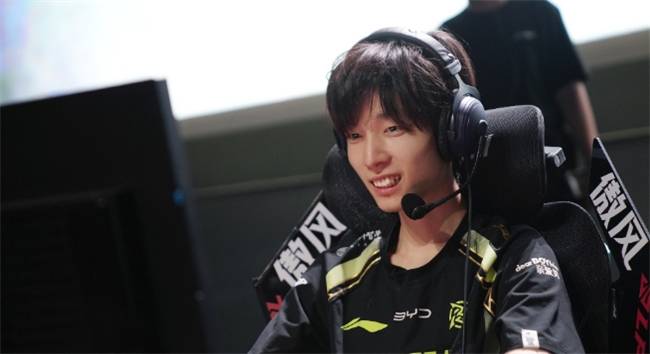 【一竞技1JingJi】LOL：LPL世界赛陪练阵容曝光！
